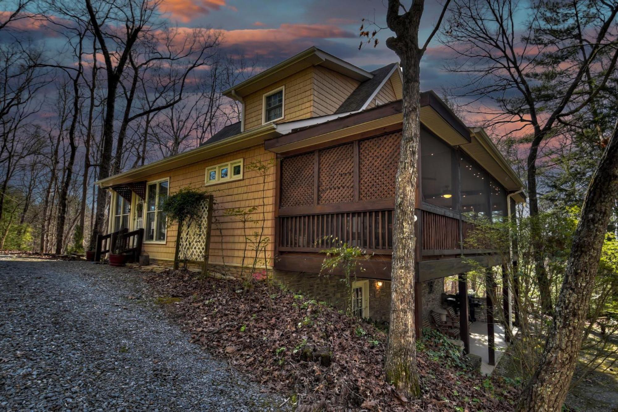 Southern Living Cottage Cozy Up By The Fire Relax On The Porch And Enjoy Peaceful Surroundings ブルーリッジ山脈 エクステリア 写真